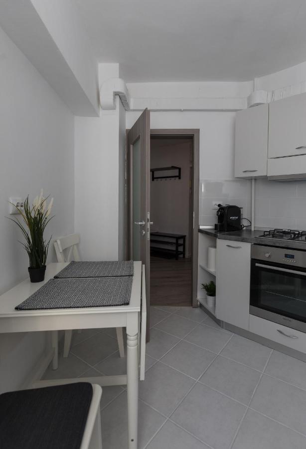 Lion'S Unirii Apartment Bucharest Exterior photo